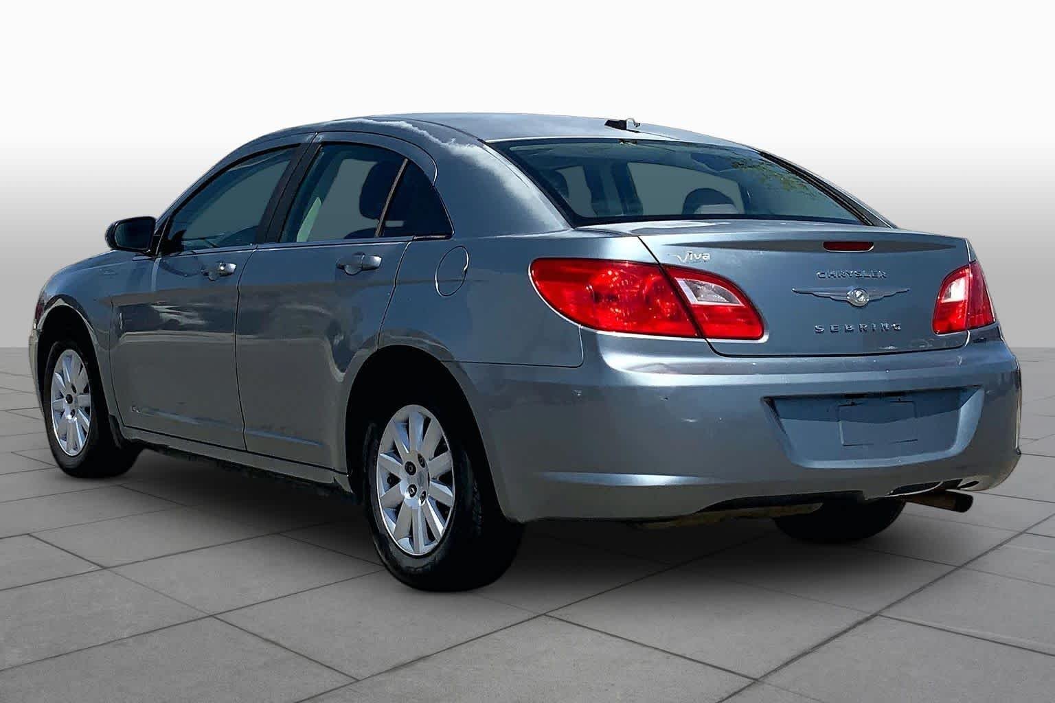 Used 2010 Silver Steel Metallic Chrysler Touring image 9