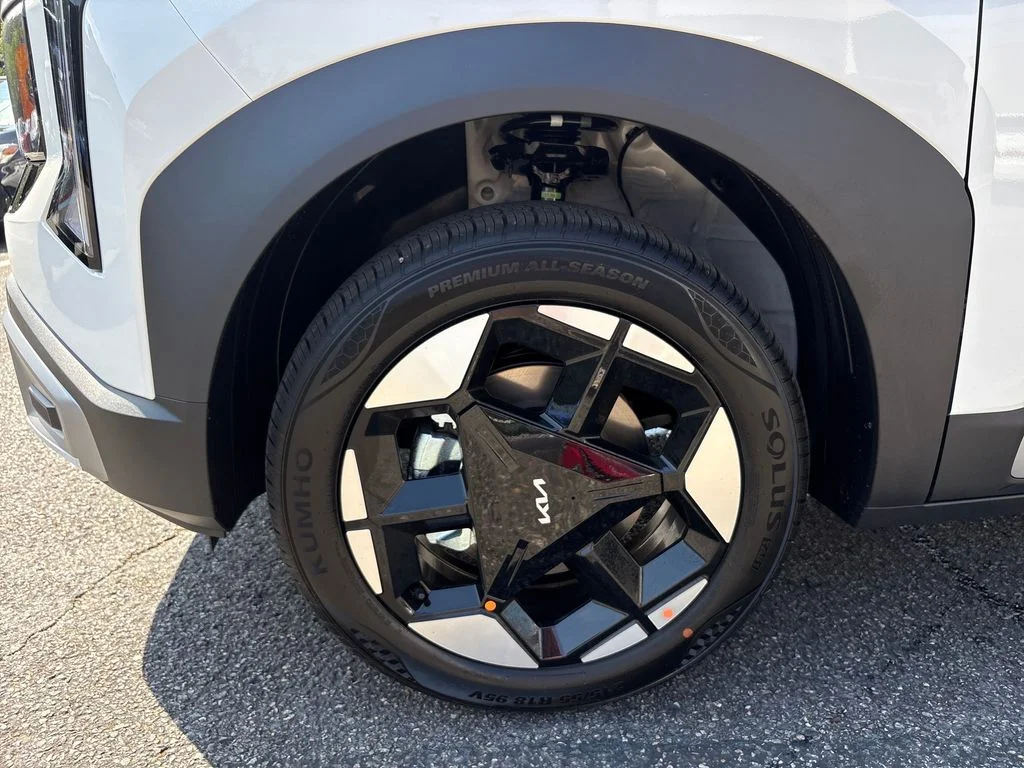New 2027 White Kia EX image 11