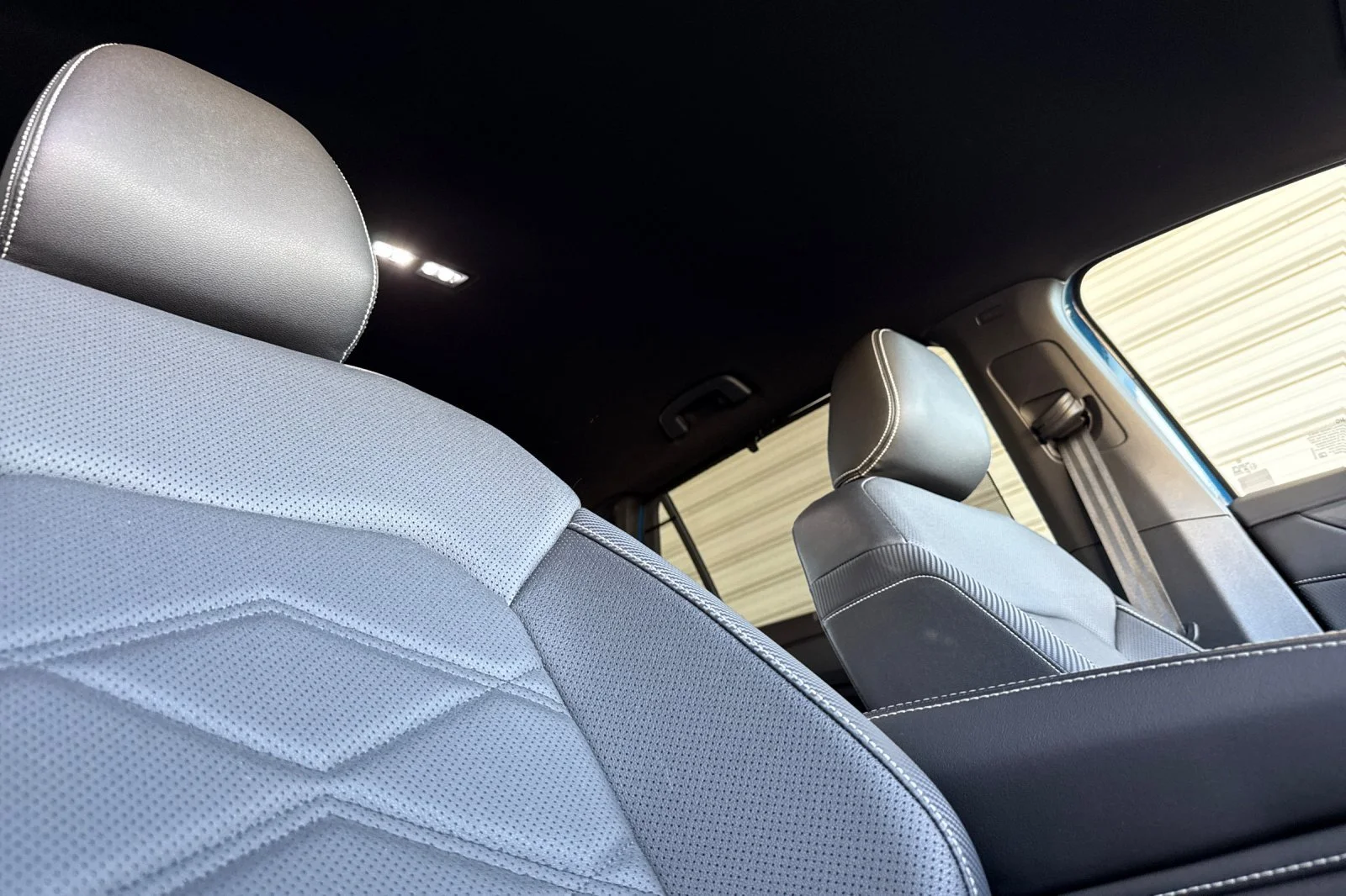 Used 2026  Volkswagen SE w/Technology image 18