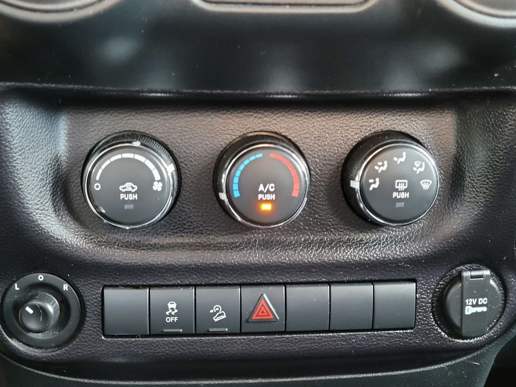Used 2018 Gray Jeep Unlimited Sport image 20