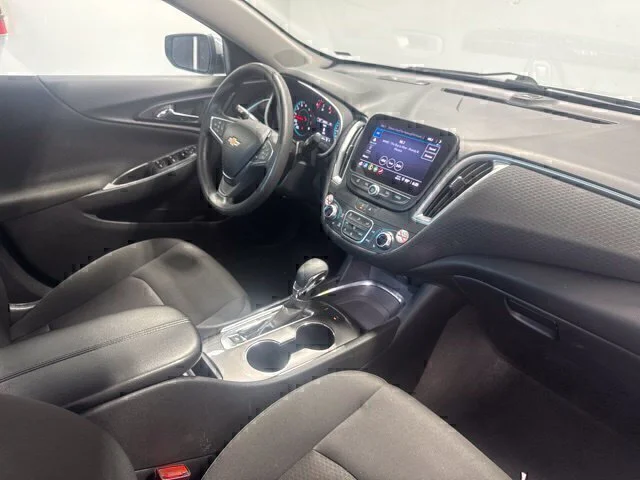 Used 2025 Gray Chevrolet LT image 24