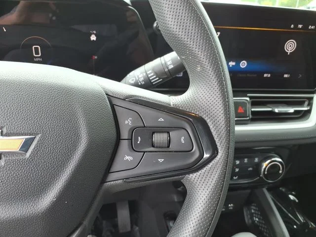 Used 2025 Gray Chevrolet LT image 20