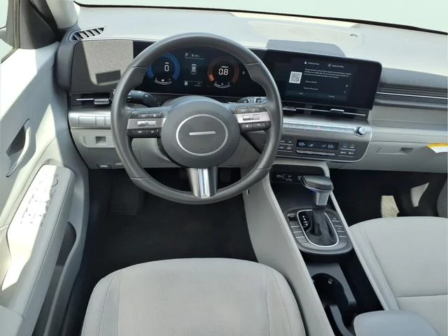 Used 2025 Red Hyundai SEL image 18