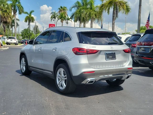 Used 2021 Silver Mercedes-Benz GLA 250 image 6