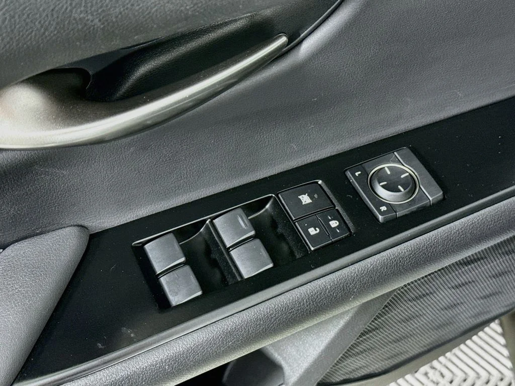 Used 2023 Iridium Lexus 250h Premium image 18