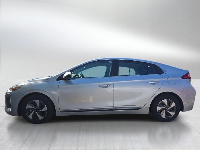 Used 2017 Silver Hyundai SEL image 6