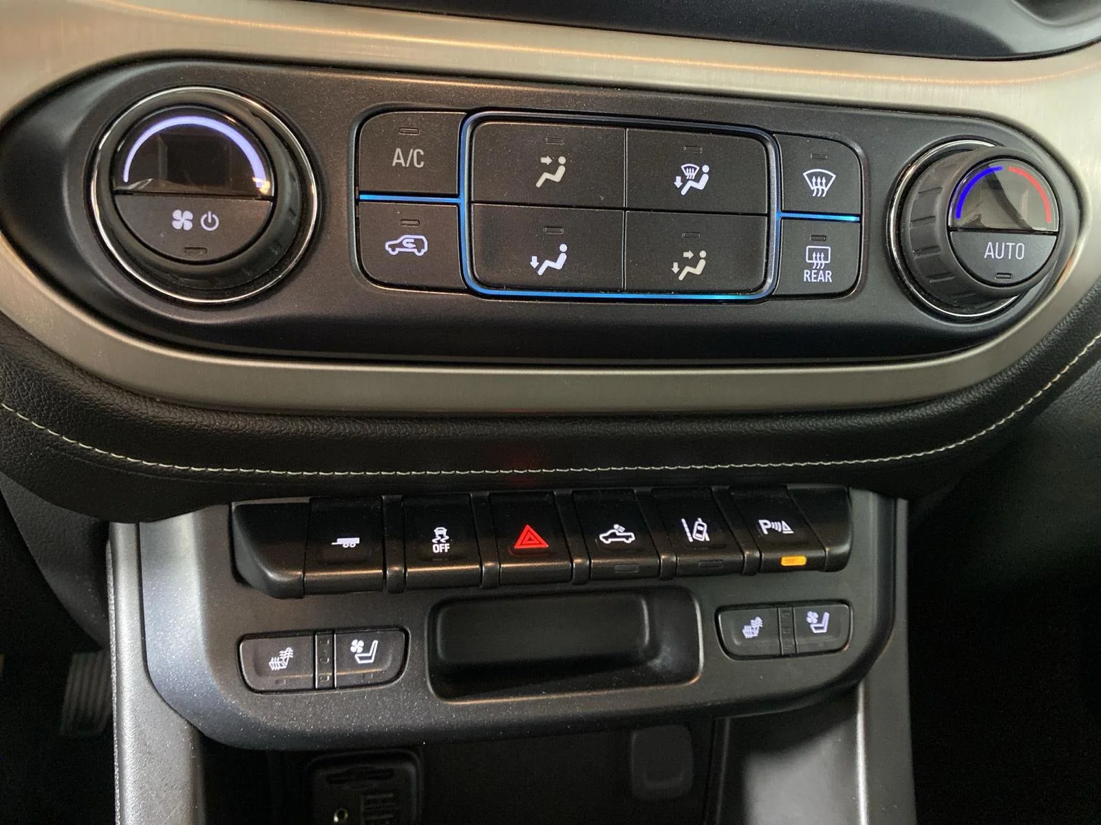 Used 2019 Onyx Black GMC 4WD Denali image 21