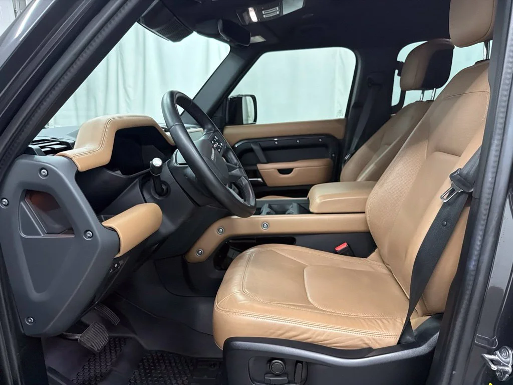 Used 2025 Silver Land Rover X-Dynamic SE image 12