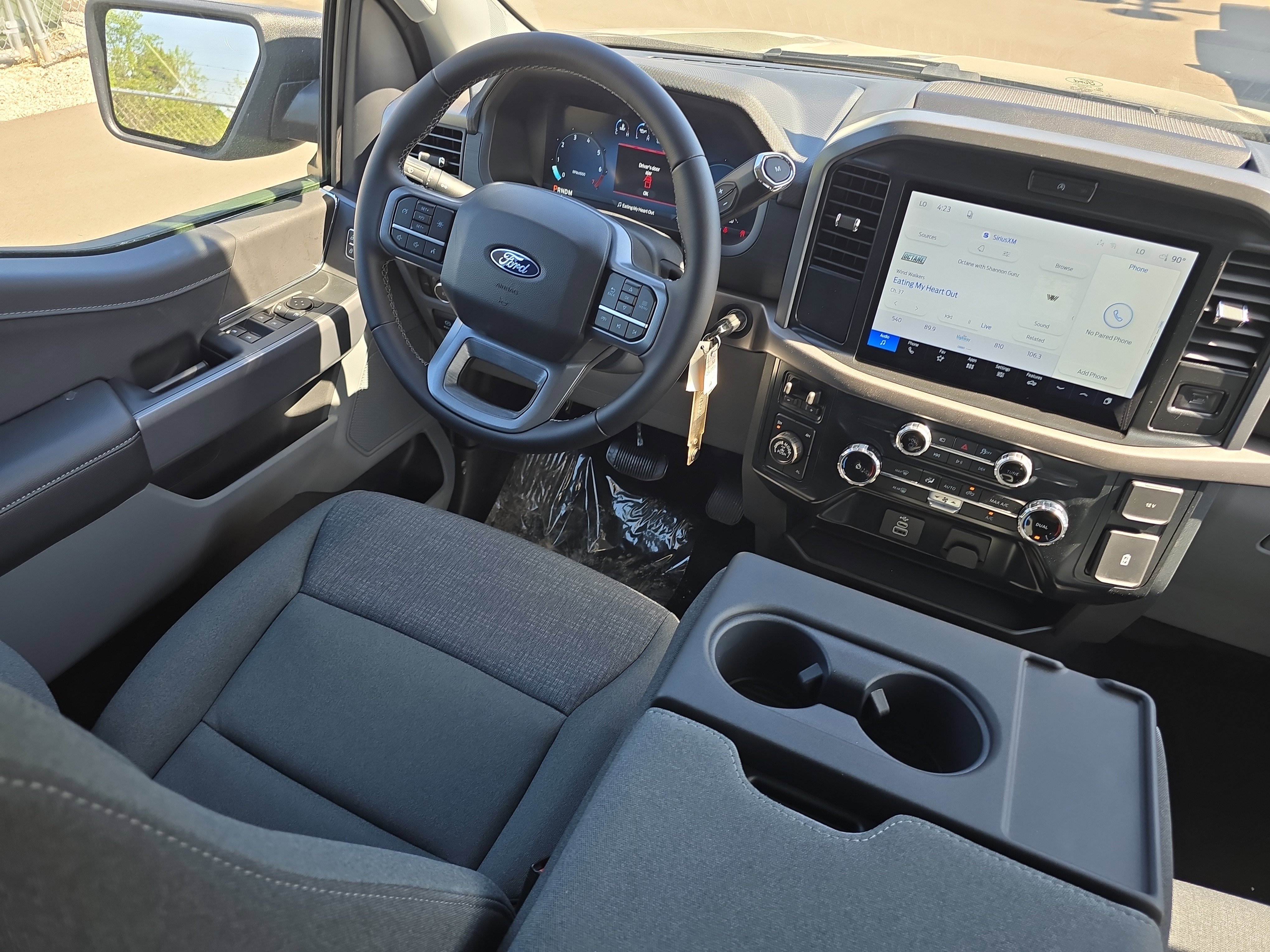 New 2026 Carbonized Gray Metallic Ford XLT image 31