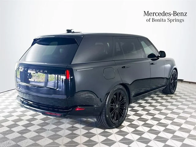 Used 2024  Land Rover Autobiography image 7