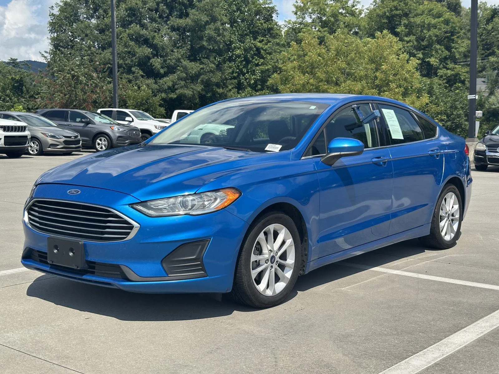 Used 2020 BLUE Ford SE image 3