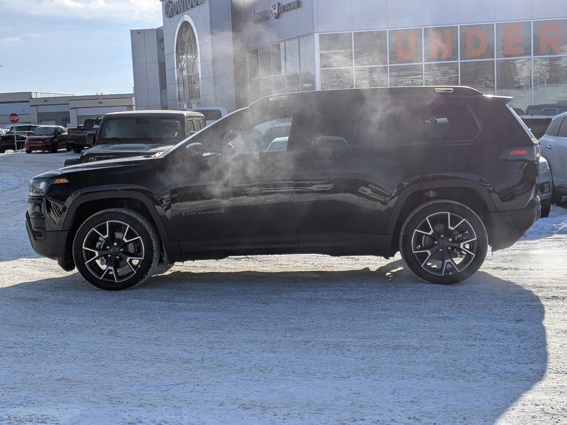 New 2026 Black Jeep Overland - - Hybrid - Advanced Pro Tech Grp - Surround View Camera - Ventilated Seats & More! image 5