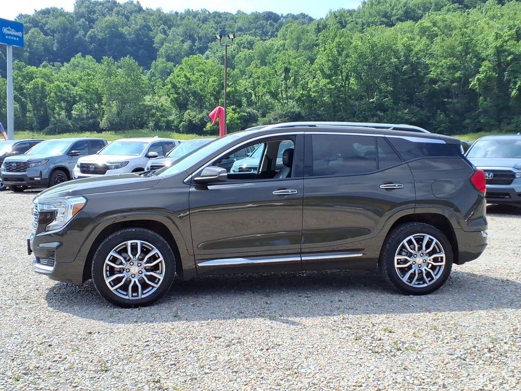 Used 2023 Brown GMC Denali image 4