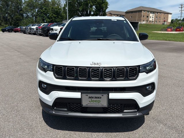New 2026 Bright White Clear-Coat Exterior Paint Jeep Latitude image 12