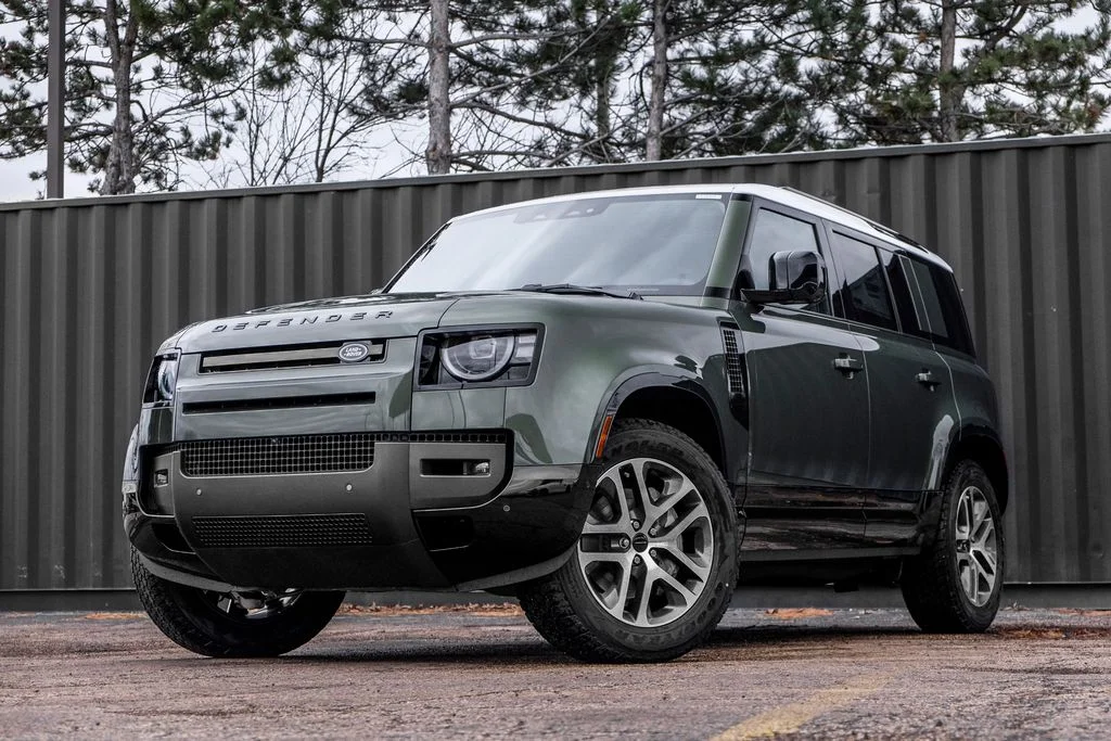 2026 Land Rover Defender 110 X-Dynamic SE P400's photo