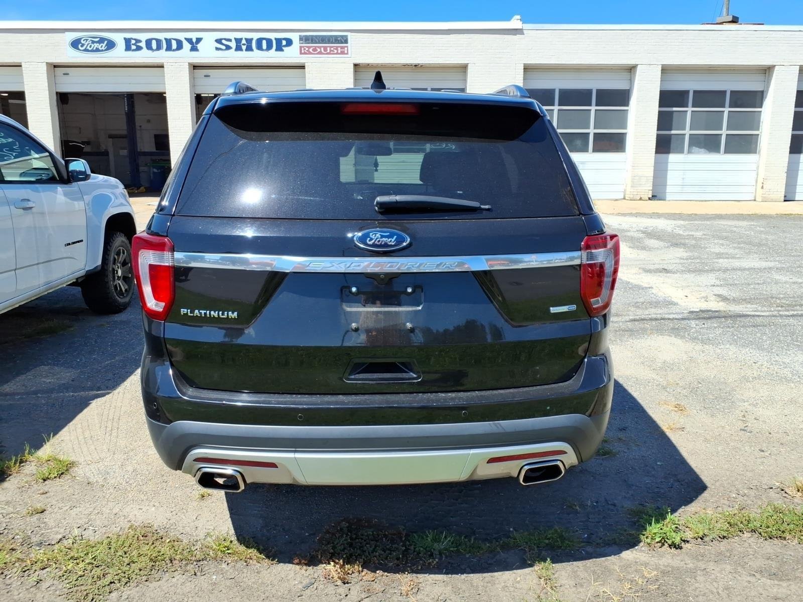 Used 2017 Shadow Black Ford Platinum image 5
