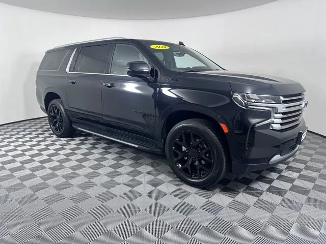 Used 2024 Black Chevrolet High Country image 3