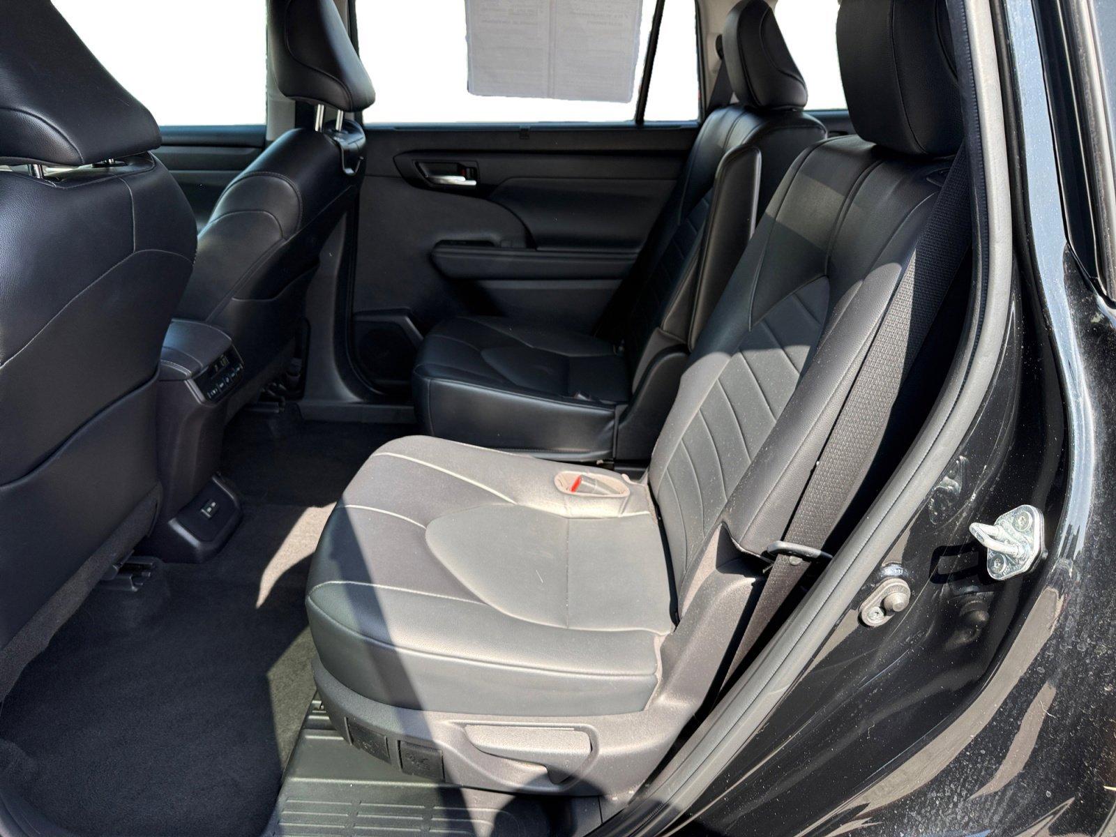 Used 2022 Midnight Black Metallic Toyota XLE image 16