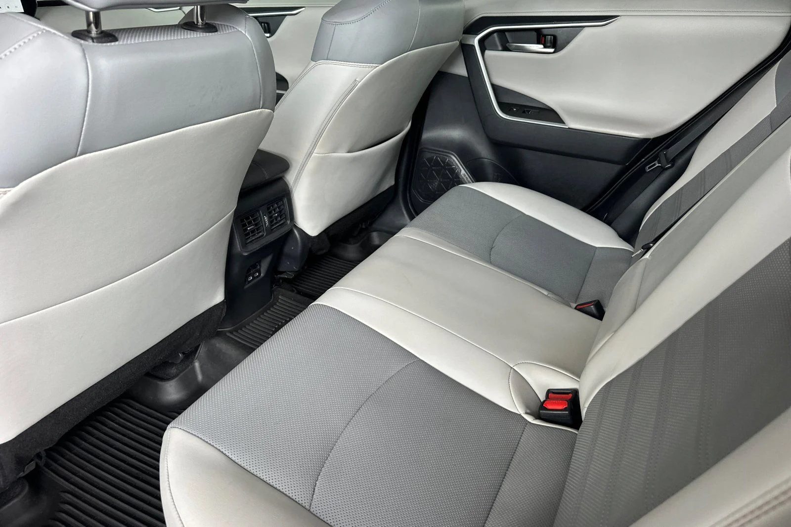 Used 2023 Silver Sky Metallic Toyota Limited image 9