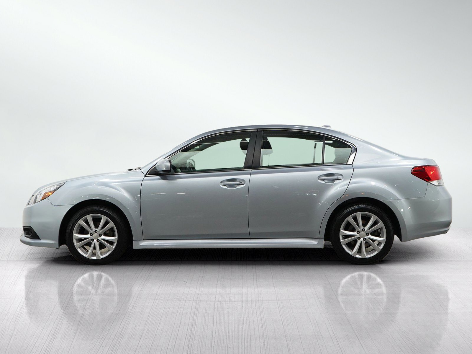 Used 2014 Subaru Legacy 2.5i Premium with VIN 4S3BMBC65E3037222 for sale in South Saint Paul, Minnesota
