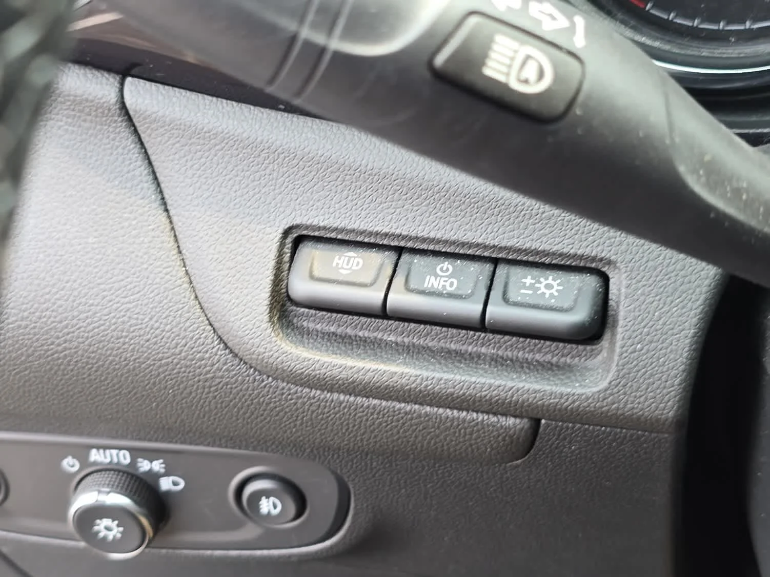 Used 2020 Satin Steel Metallic Buick Essence image 15