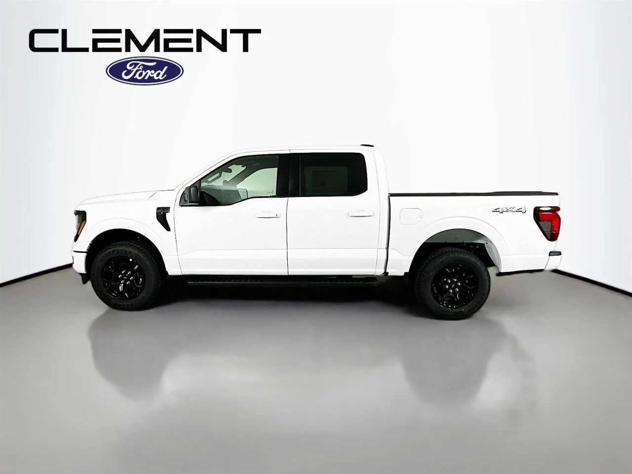 New 2026 Oxford White Ford XLT image 4