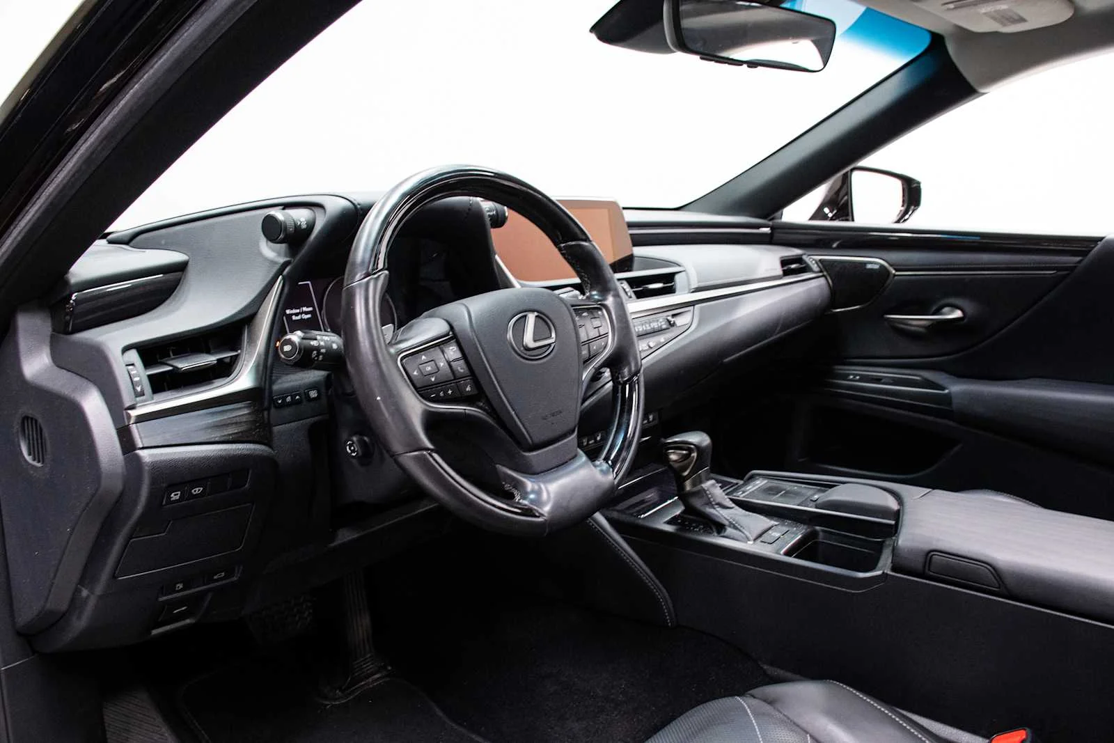 Used 2019 Obsidian Lexus Ultra Luxury image 11