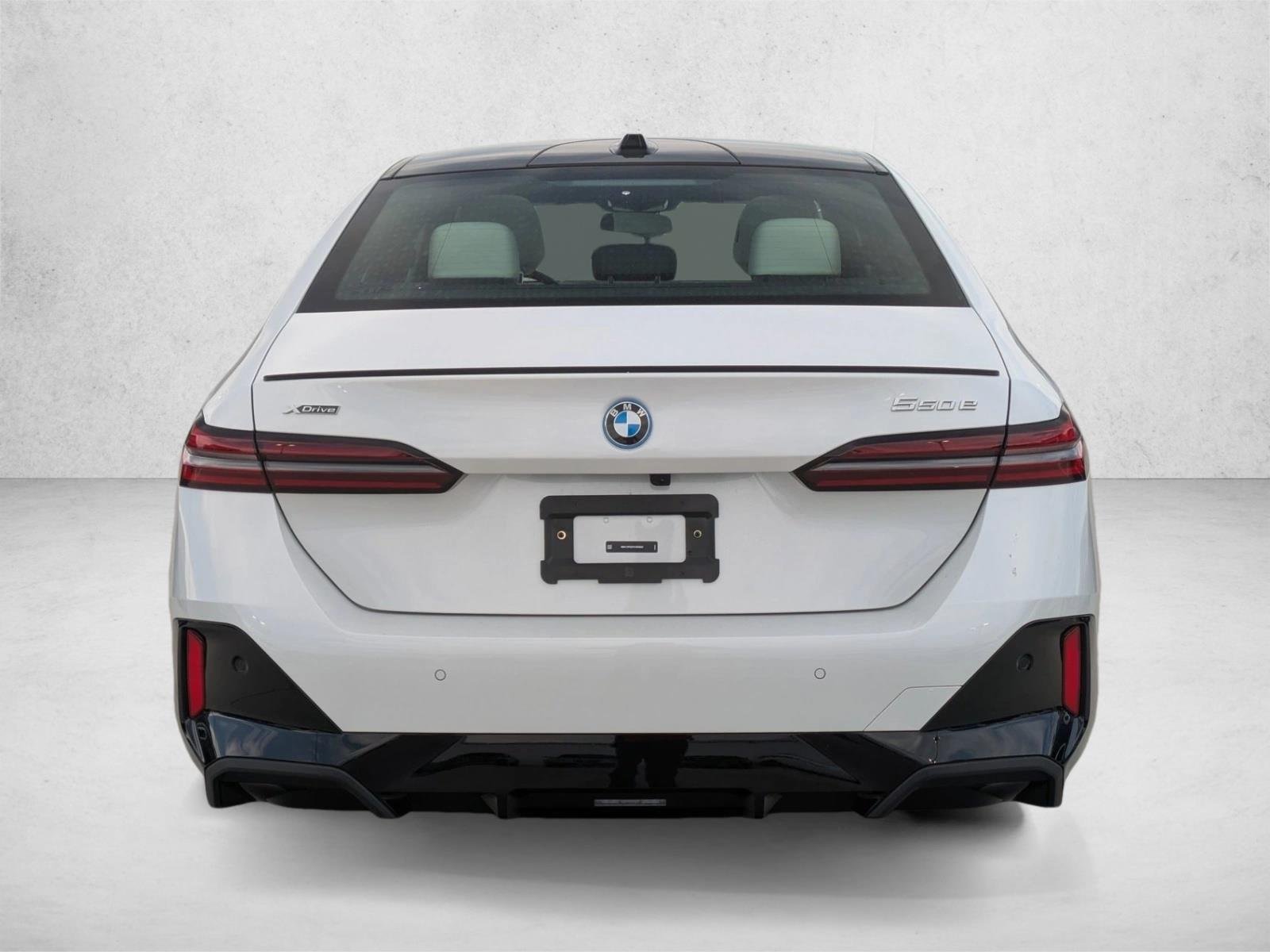 Used 2027 Mineral White Metallic BMW 550e xDrive image 8