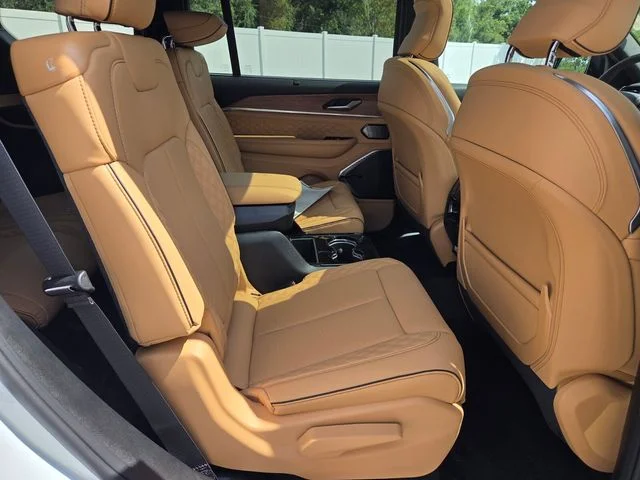 New 2027 Bright White Clearcoat Jeep Summit image 16