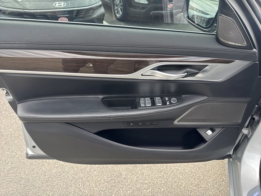 2020 BMW 7 Series 740i - Photo 16