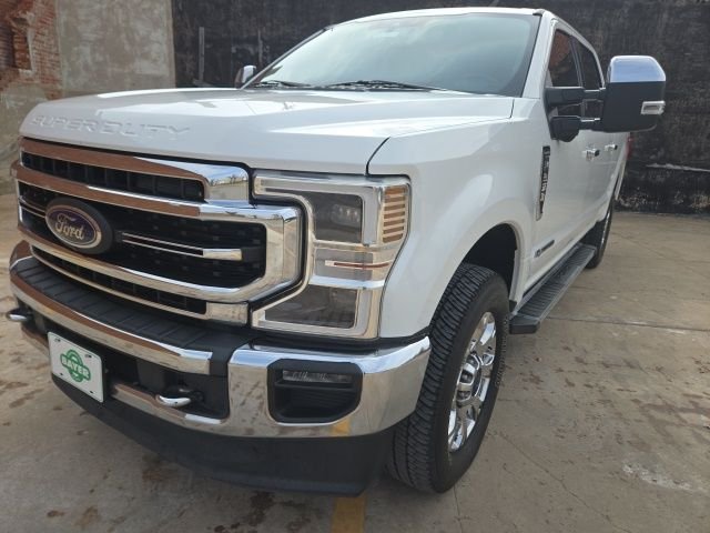 Used 2021 White Ford Lariat image 1