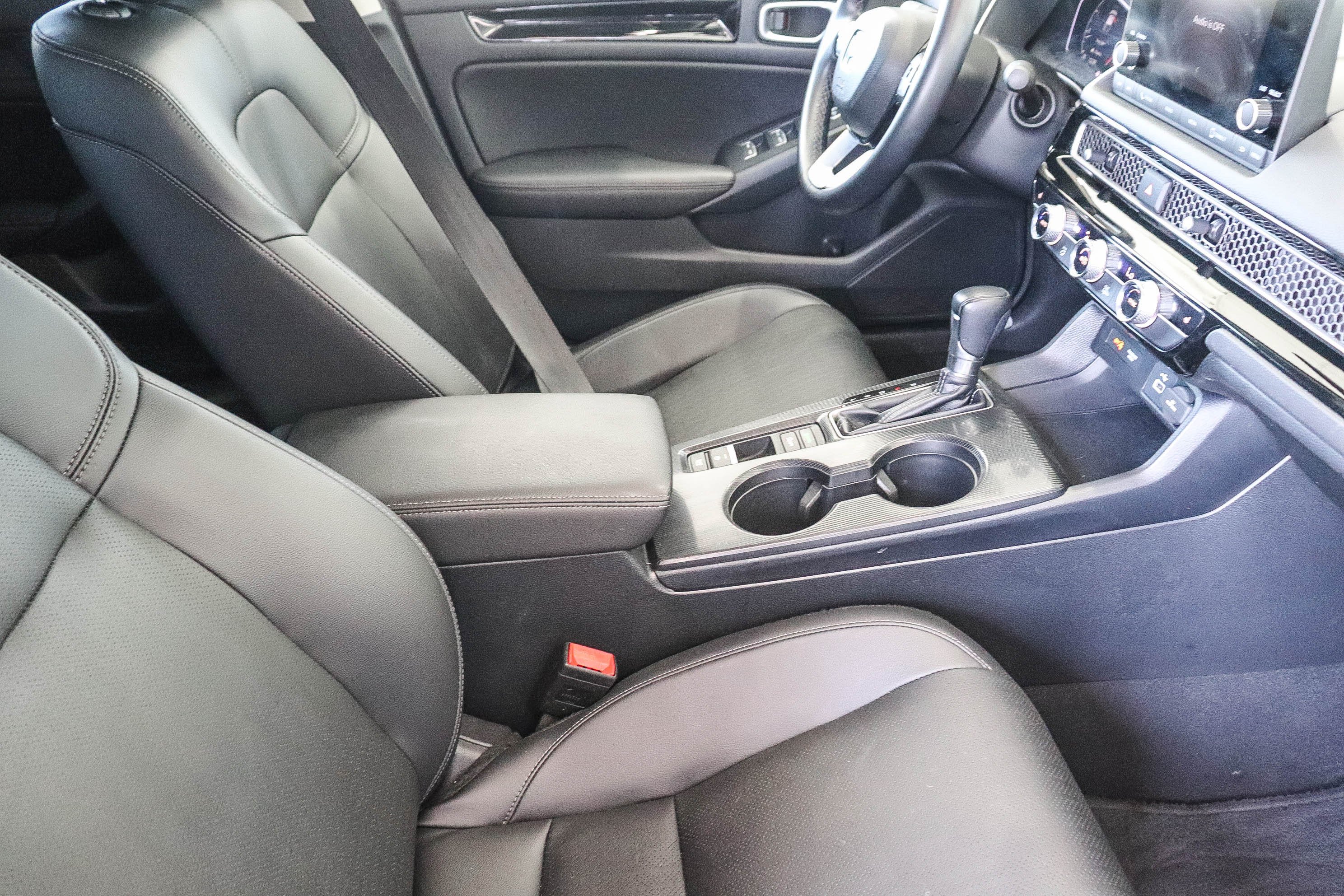 2024 Honda Civic Hatchback EX-L - Photo 19