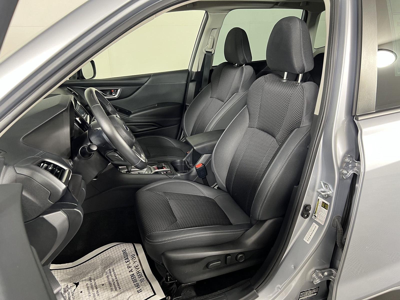 Used 2023 Ice Silver Metallic Subaru Premium image 16