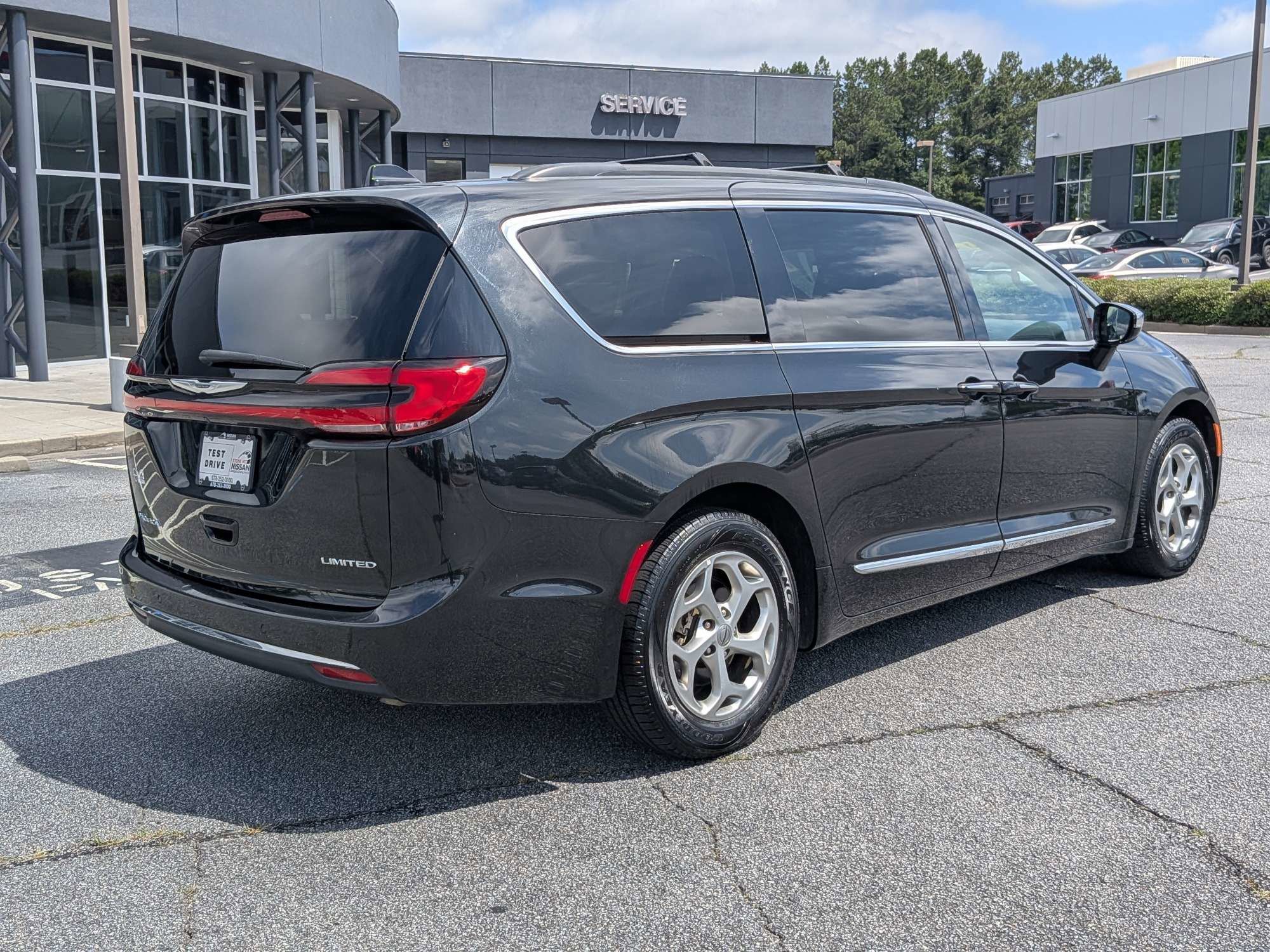 Used 2023 Black Chrysler Limited image 3