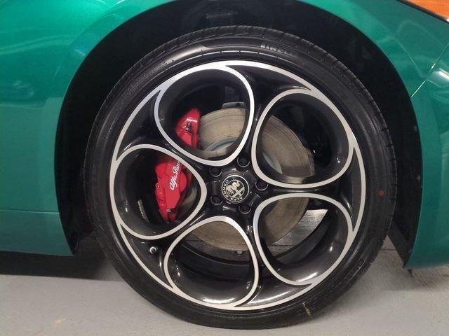 New 2026 Verde (Green) Fangio MetallicExterior Paint Alfa Romeo  image 9