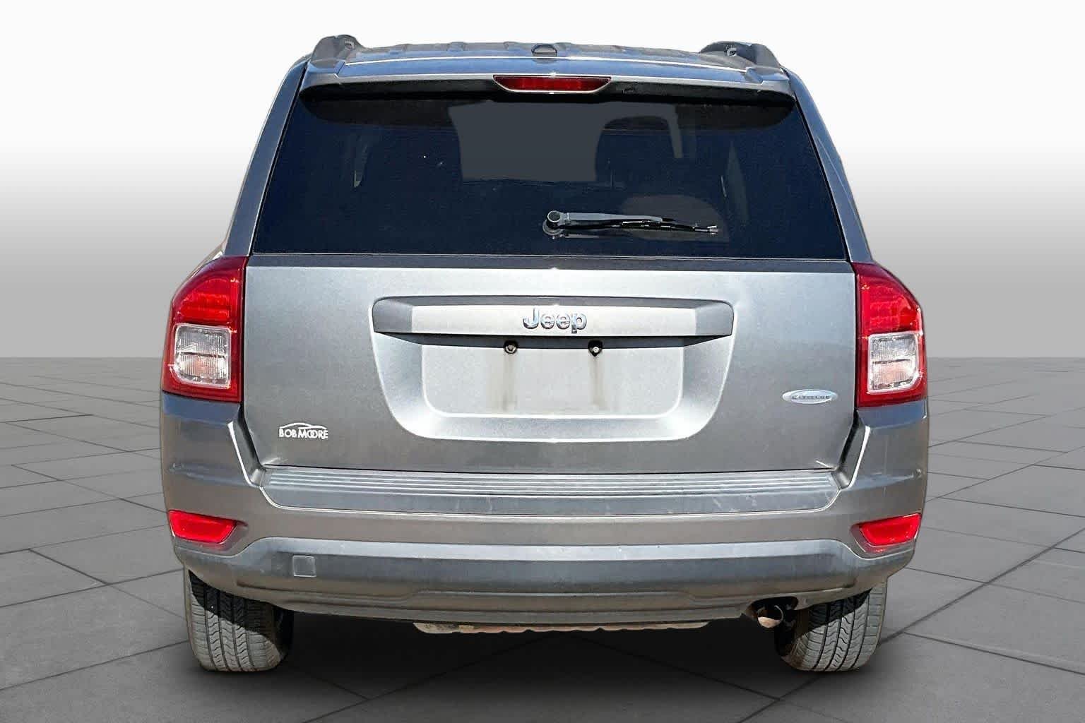 Used 2011 Brilliant Black Crystal Pearl Jeep Latitude image 4