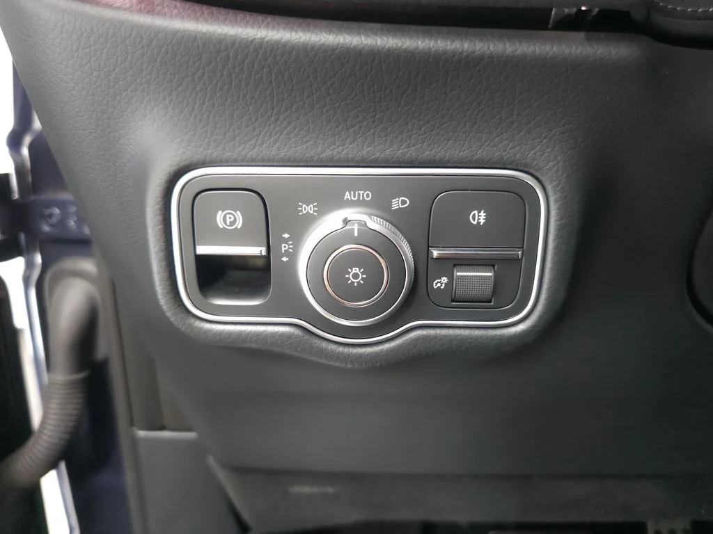 Used 2025 Twilight Blue Metallic Mercedes-Benz G 550 image 10