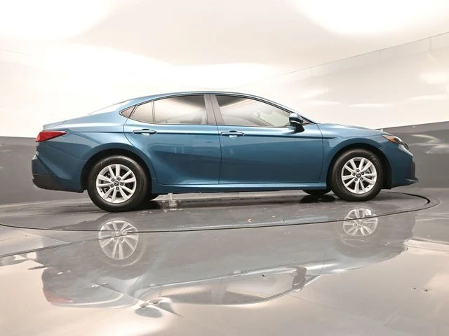 Used 2026  Toyota LE image 39
