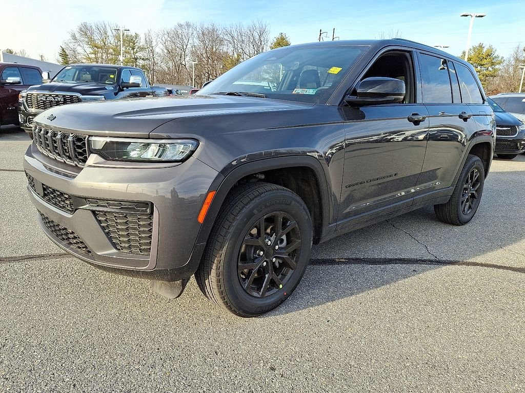 New 2026 Baltic Gray Metallic Clearcoat Jeep Altitude image 2