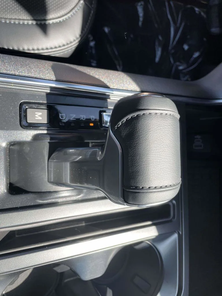New 2025 Star White Metallic Tri-Coat Ford Platinum® image 17