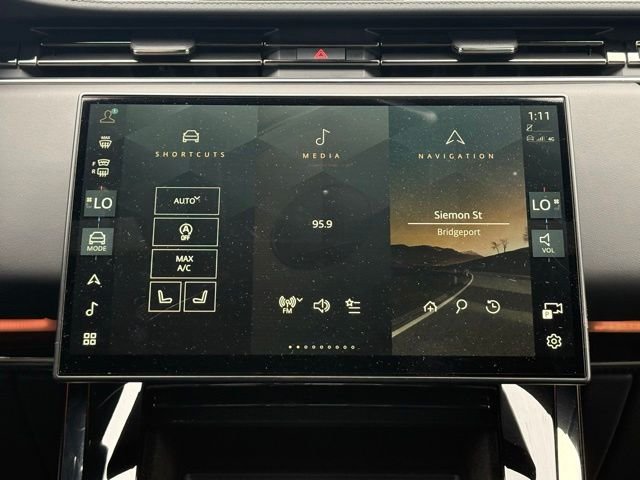 Certified Used 2025 White Land Rover Dynamic SE image 20