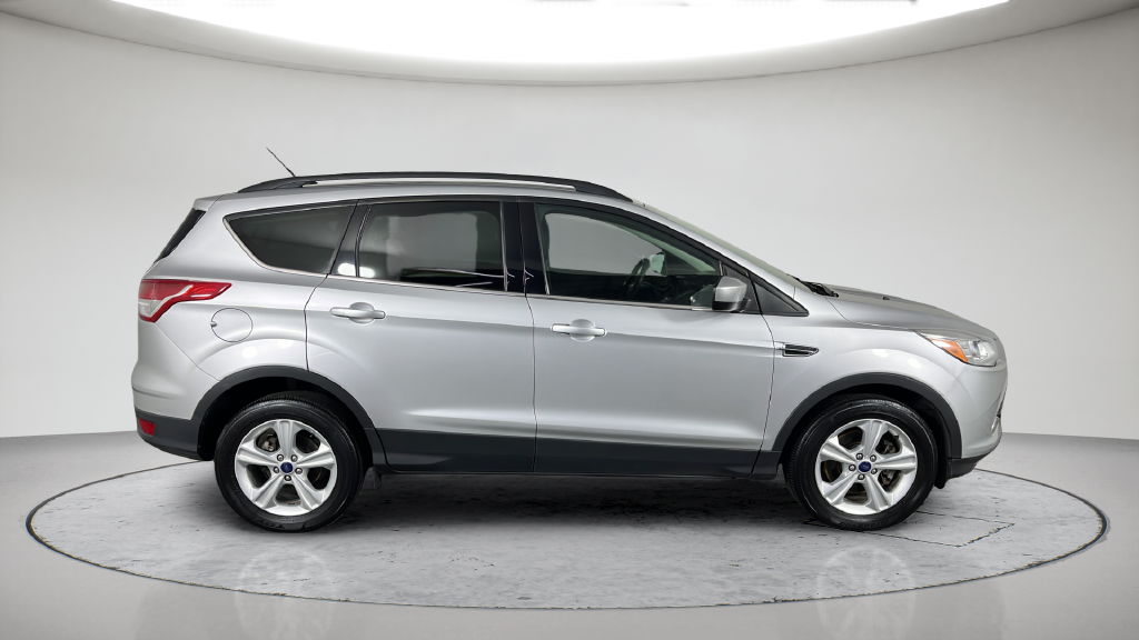 Used 2014 Ingot Silver Ford SE image 6