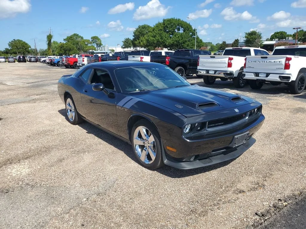 Used 2009 Black Dodge R/T image 16
