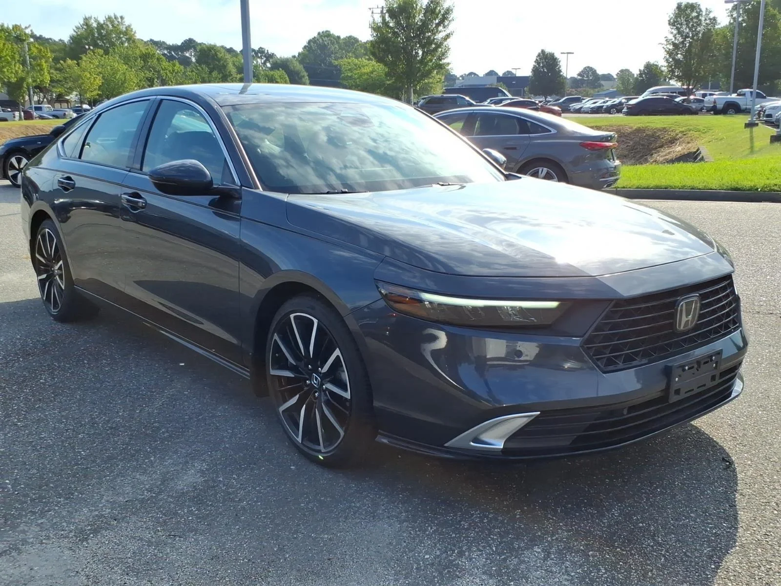 Used 2023 Meteorite Gray Metallic Honda Touring image 5