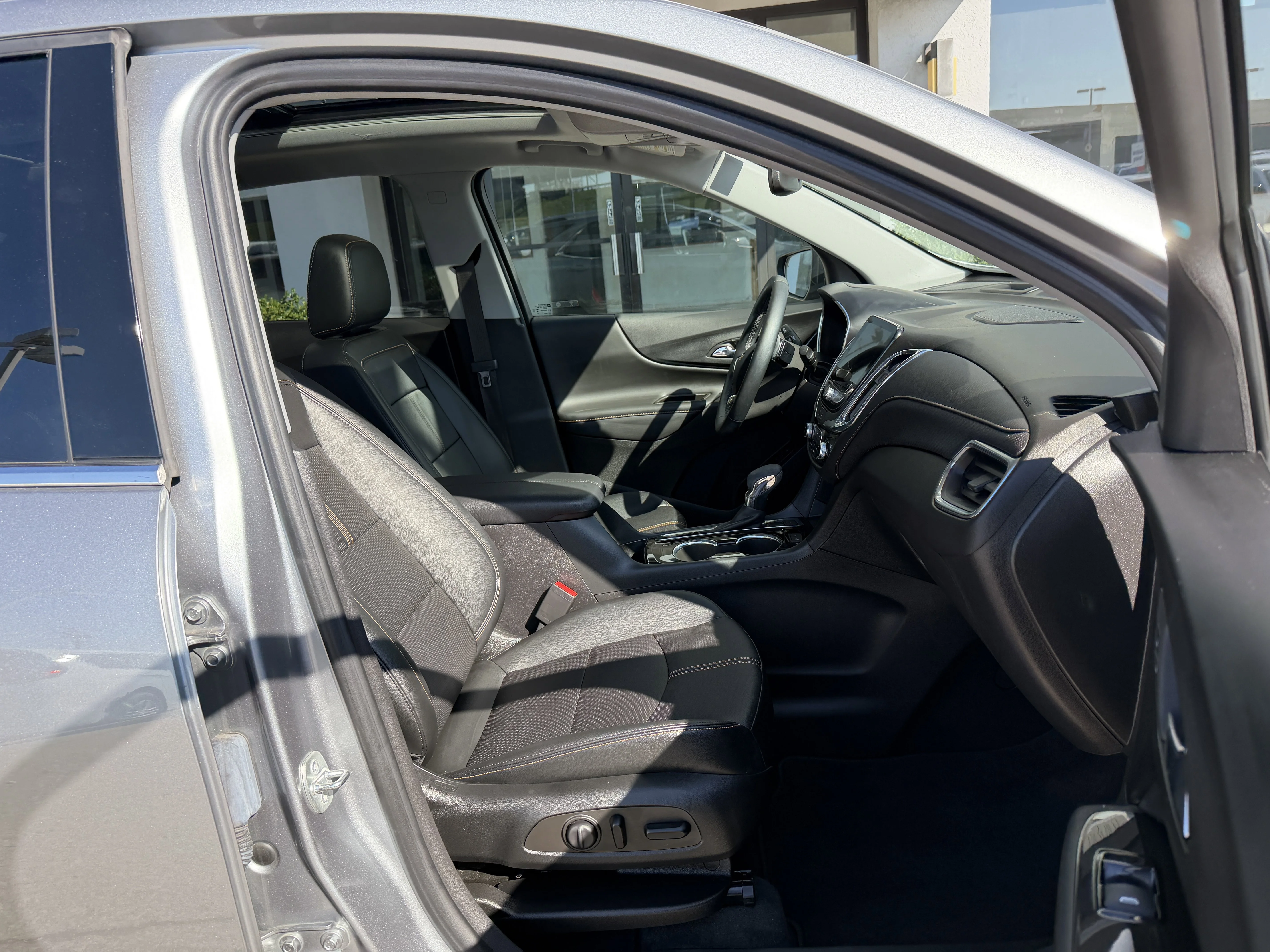 Used 2023 Sterling Gray Metallic Chevrolet Premier image 24