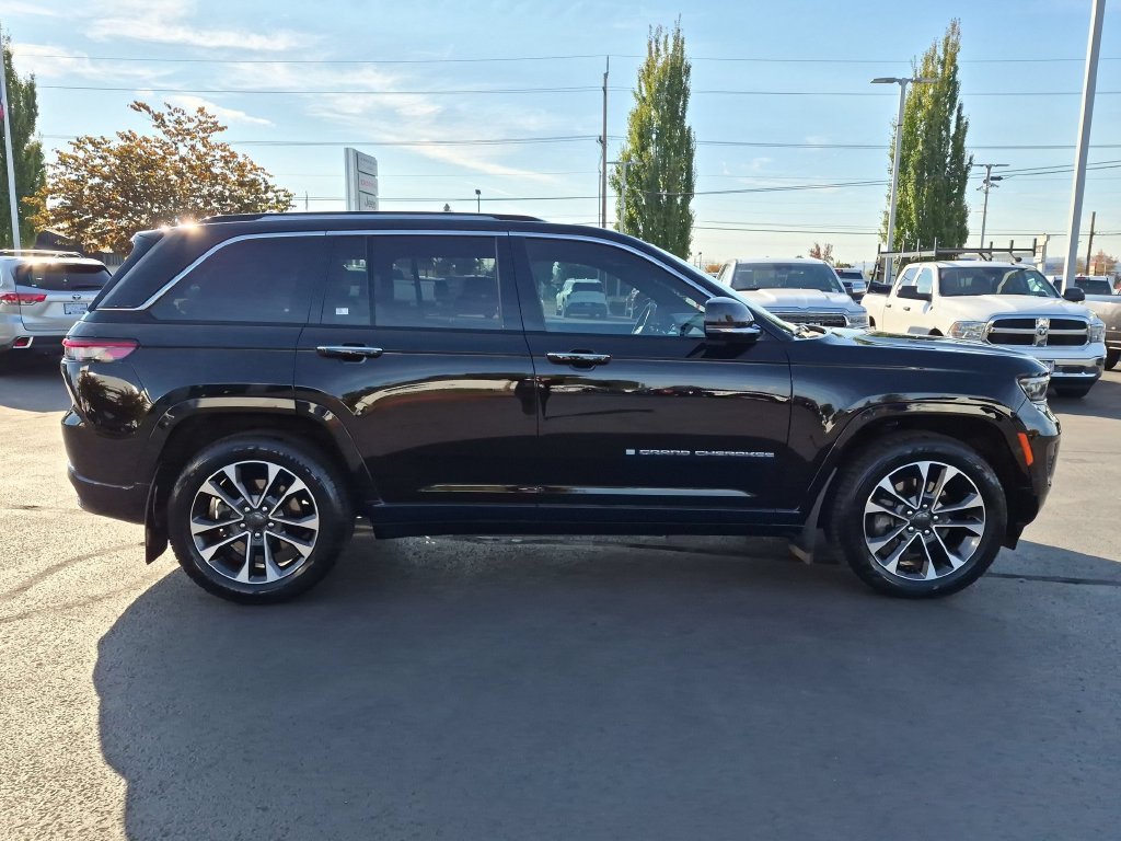 Certified Used 2023 Black Jeep Overland 4xe image 7