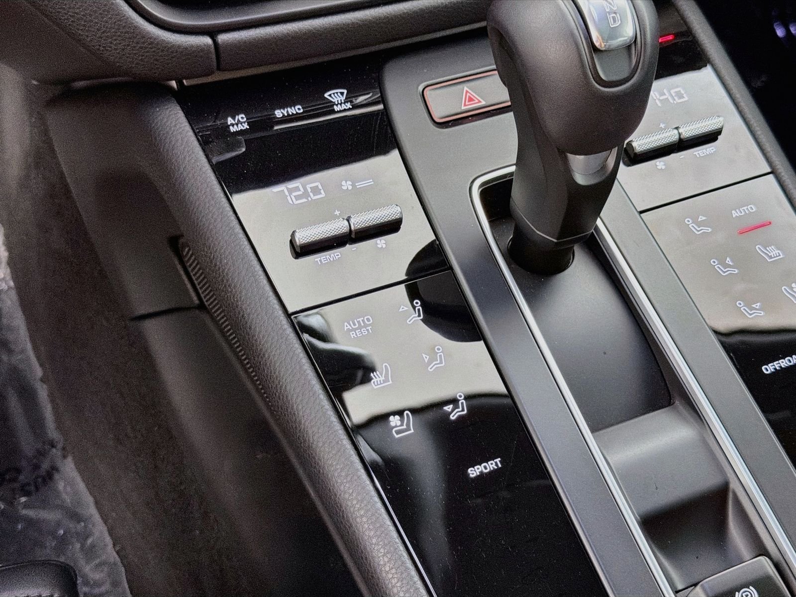 2025 Porsche Macan Base - Photo 15