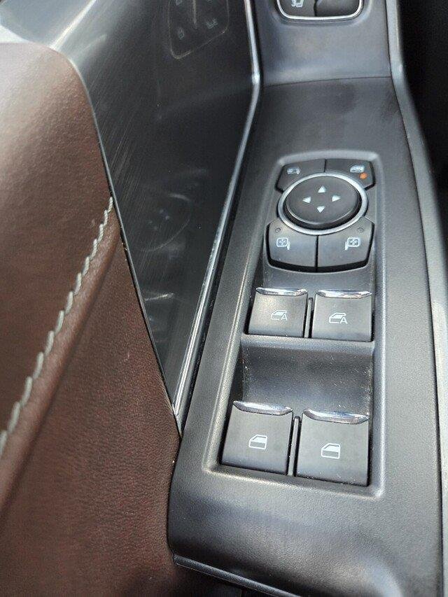 Used 2022 Carbonized Gray Metallic Ford LARIAT image 23