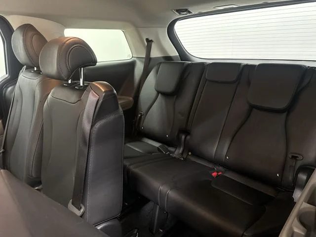 Used 2025 Red Kia LXS image 26