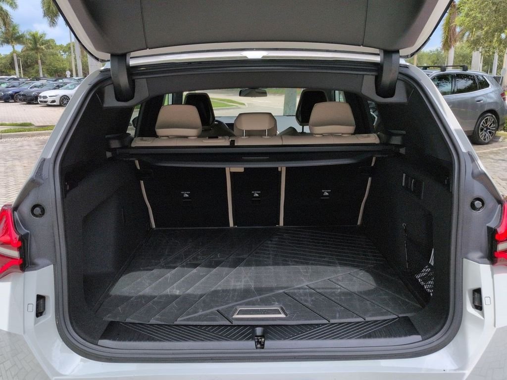 2025 BMW X3 30 - Photo 13